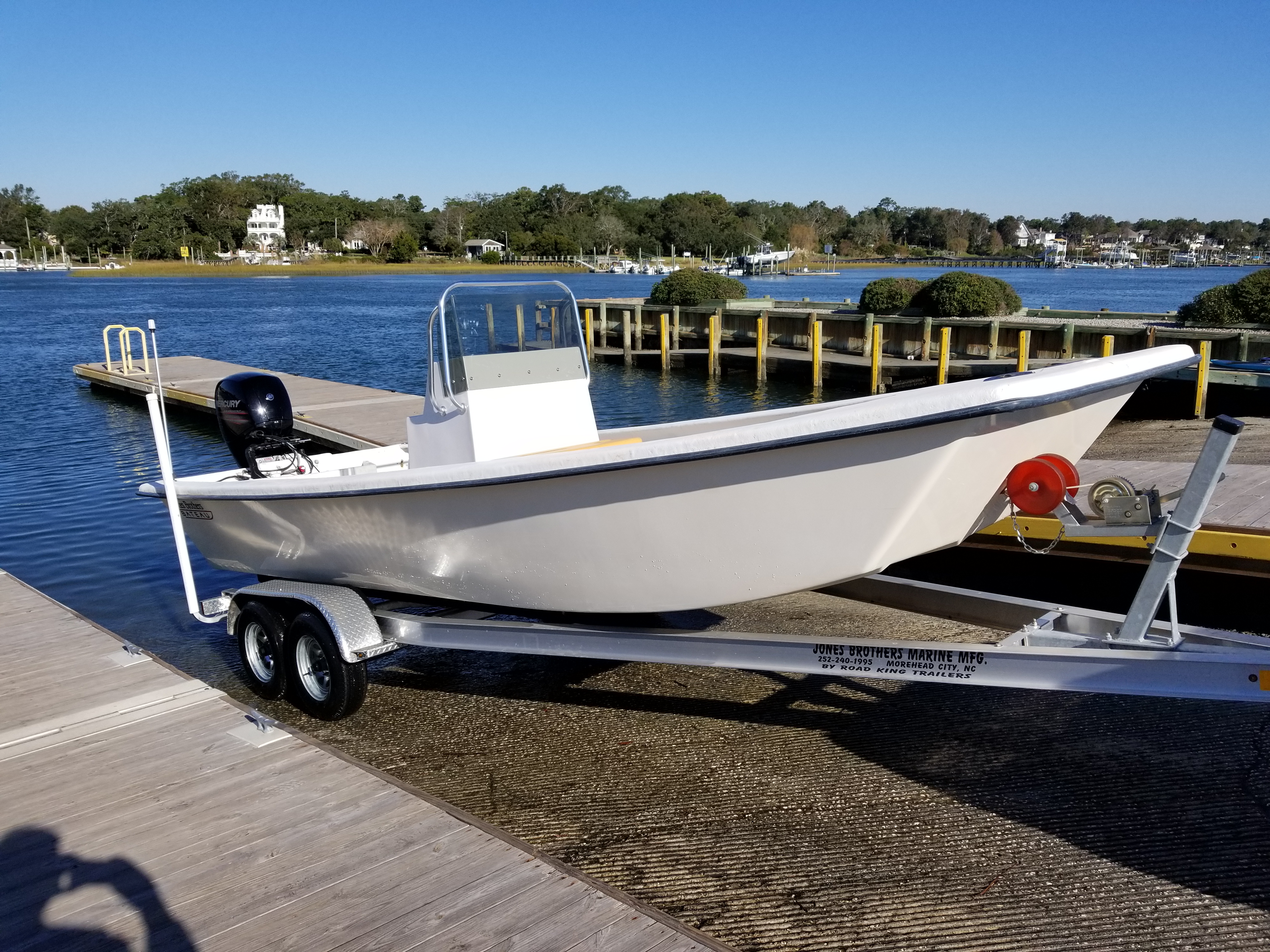 2017 Re-Fit Jones Brothers Bateau 23 – Gorges Boatworks